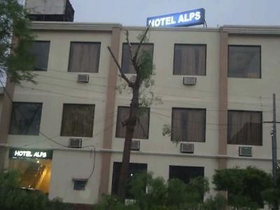 Alps Hotel Chandigarh Exterior photo